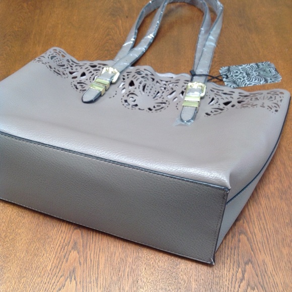 NWT Madi Studio style7769 upc 56809090027 Lazer cutout design.Still cased straps - Picture 5 of 8